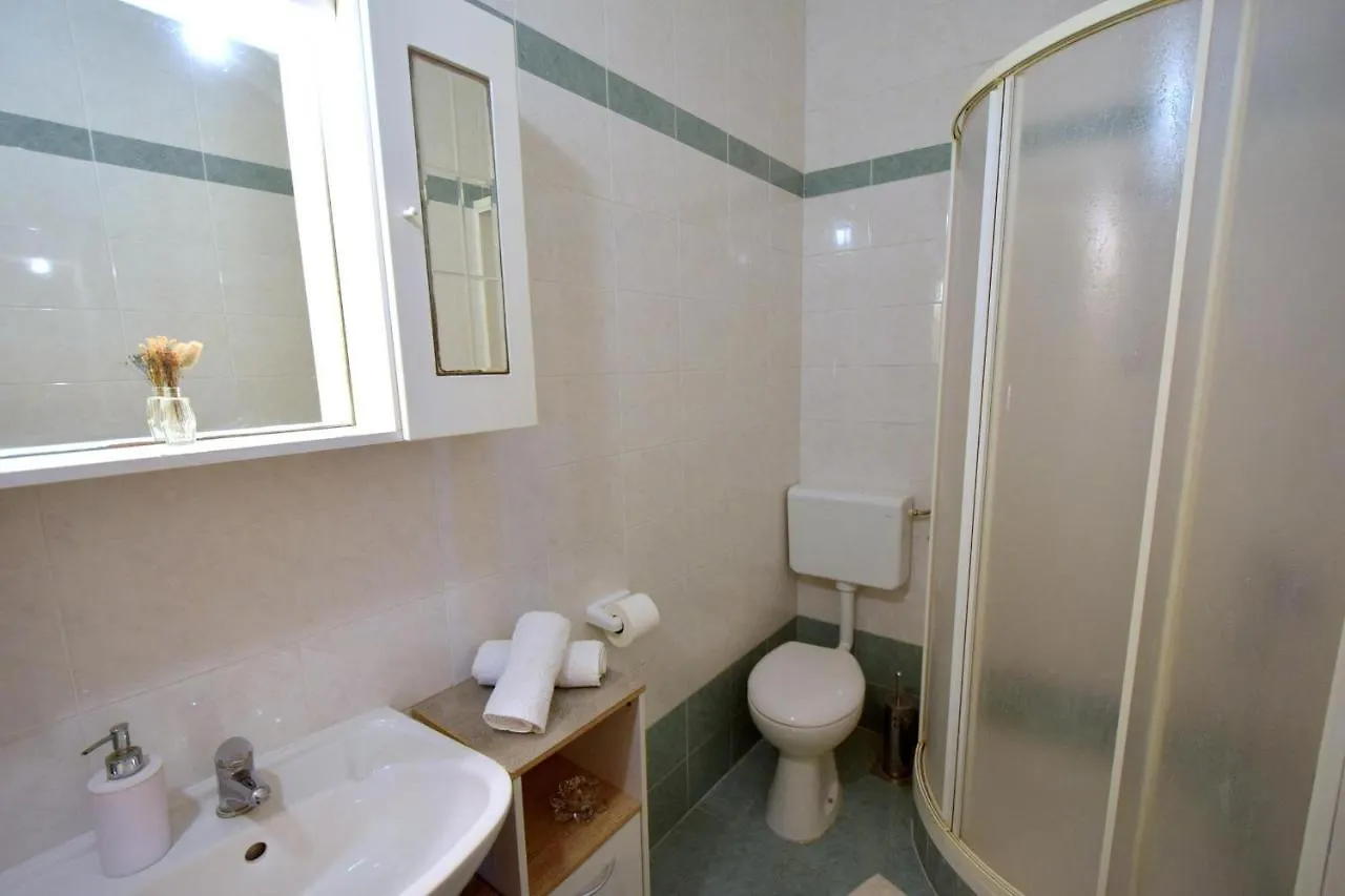 Apartments Tavcar Malinska 0*,